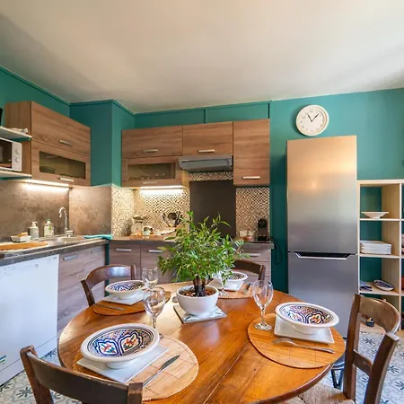 Les Volets Bleus Apartament
