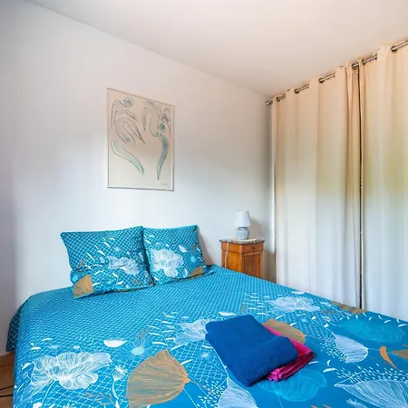 Apartament Les Volets Bleus *