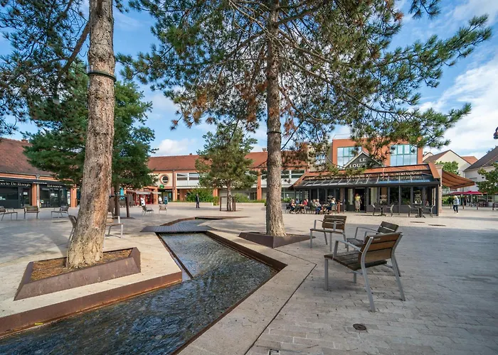 Les Volets Bleus * Rungis