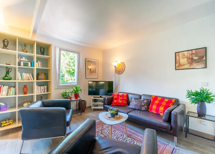 Apartment Les Volets Bleus *